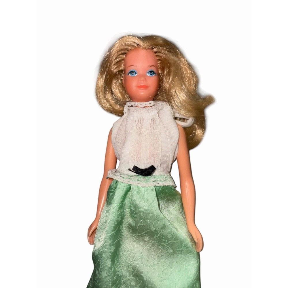 Vintage 1966 Straight-Leg Francie Doll in Partial 'In Print' Outfit #1288 Twist